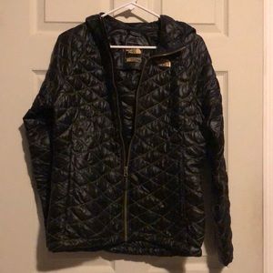 North Face Women’s M puffer jacket
